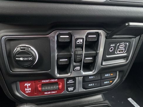 New 2026 Jeep Wrangler Rubicon w/ Technology Group image 36