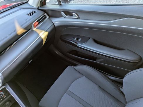 Used 2022 Kia K5 LXS image 17