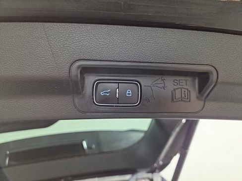 Used 2021 Ford Explorer XLT w/ Equipment Group 202A AWD/4WD image 35