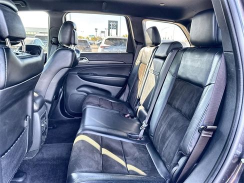 Used 2019 Jeep Grand Cherokee Altitude image 25