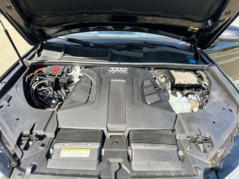 Used 2017 Audi Q7 3.0T Premium Plus w/ Premium Plus Package image 32