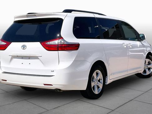 Used 2015 Toyota Sienna LE FWD image 12
