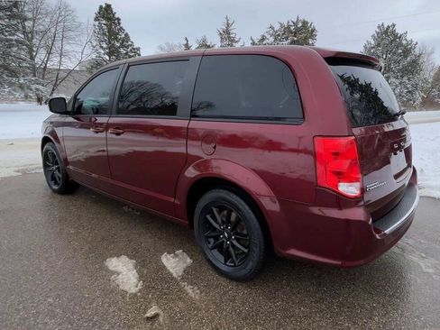 Used 2019 Dodge Grand Caravan GT image 3