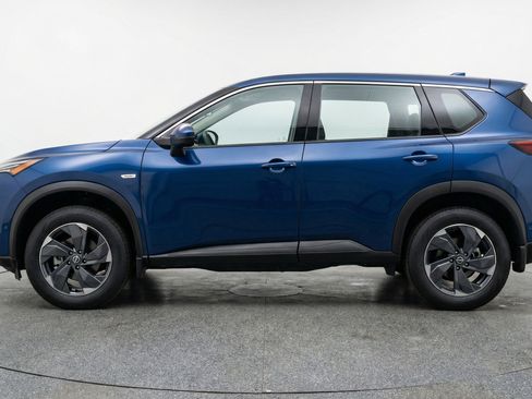 Used 2025 Nissan Rogue SV image 5