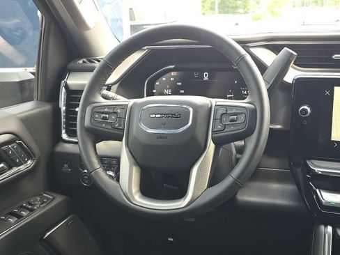 Used 2024 GMC Sierra 2500 Denali w/ Denali Reserve Package AWD/4WD image 37