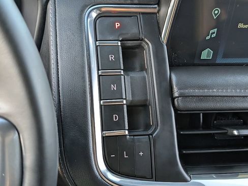 Used 2024 Chevrolet Tahoe Z71 w/ Luxury Package image 32