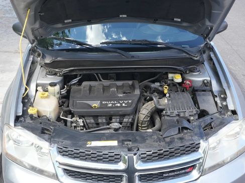 Used 2013 Dodge Avenger SE FWD image 19