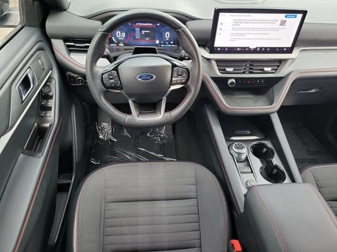 Used 2025 Ford Explorer ST-Line AWD/4WD image 19