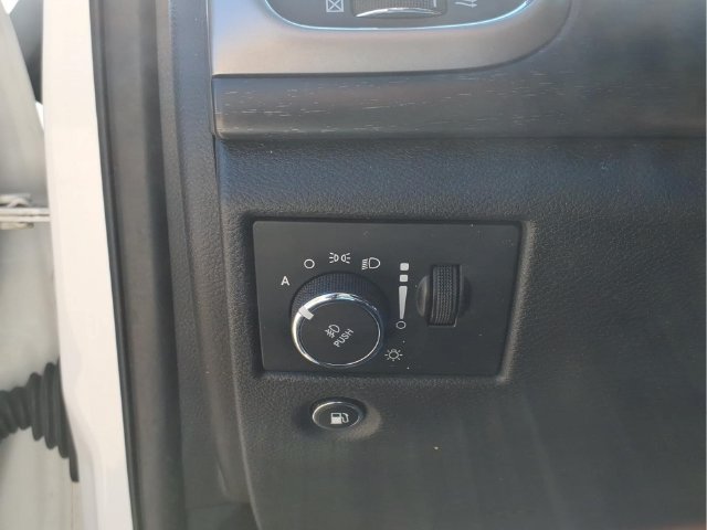 Used 2018 Jeep Grand Cherokee Altitude AWD/4WD image 28