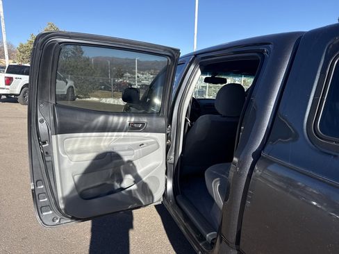 Used 2010 Toyota Tacoma Base image 17