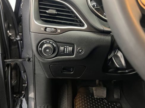 Used 2022 Jeep Cherokee Trailhawk w/ Comfort/Convenience Group image 16