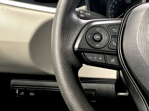 Used 2022 Toyota Corolla LE image 27