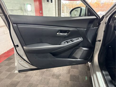 Used 2022 Nissan Sentra SV image 16