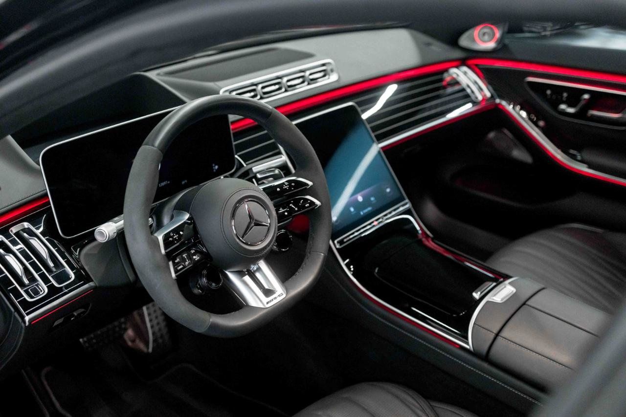 Used 2025 Mercedes-Benz S 63 AMG S image 2