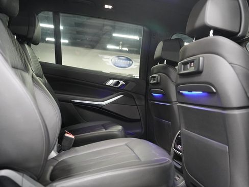 Used 2021 BMW X7 M50i AWD/4WD image 21