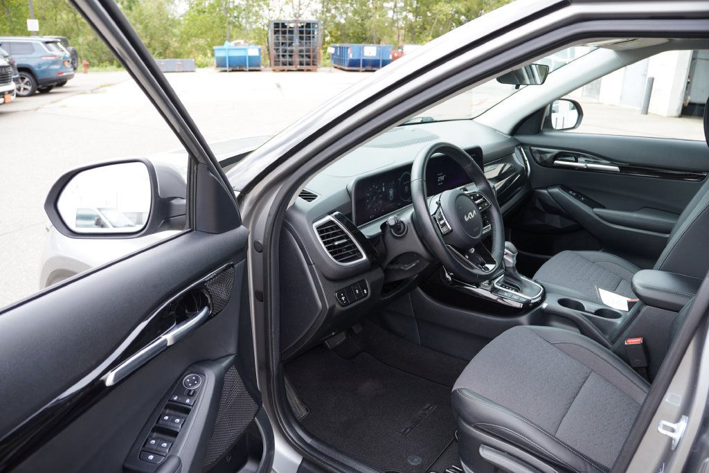 Certified 2024 Kia Seltos S AWD/4WD image 14