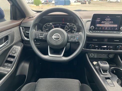 Used 2023 Nissan Rogue SV AWD/4WD image 13
