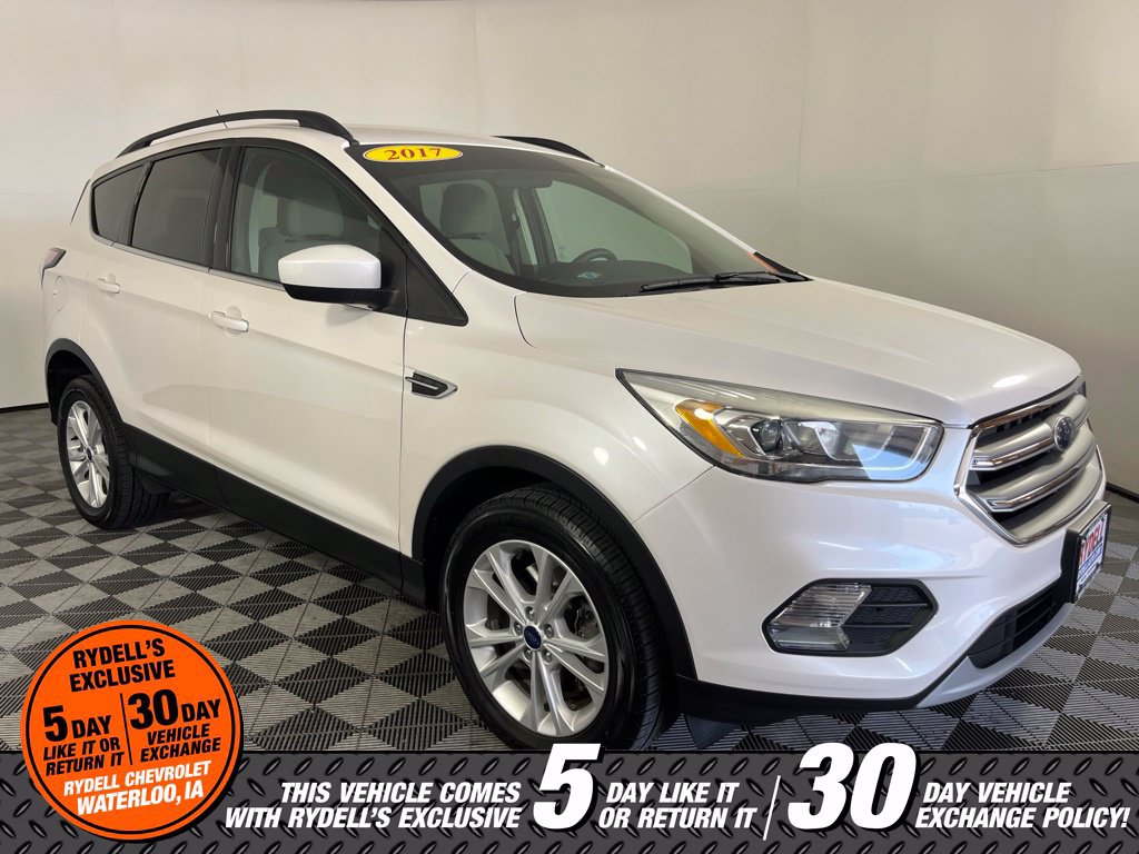 Used 2017 Ford Escape SE w/ Equipment Group 201A AWD/4WD image 2
