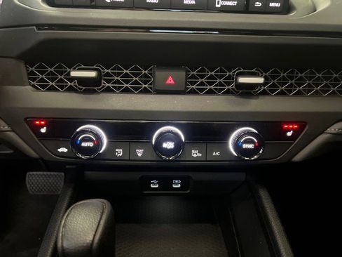 Used 2023 Honda Accord EX image 25