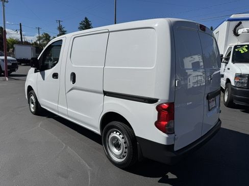 Used 2020 Nissan NV200 S FWD image 2