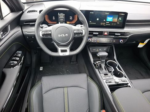 New 2026 Kia K5 GT FWD image 7