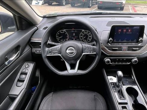 Certified 2024 Nissan Altima 2.5 SV AWD/4WD image 17