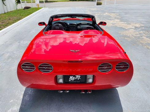 Used 2004 Chevrolet Corvette Convertible w/ Preferred Equipment Group RWD image 7