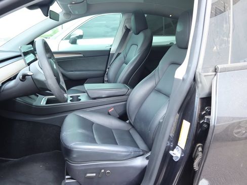 Used 2024 Tesla Model Y 2WD image 9