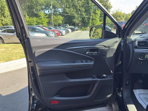 Used 2021 Honda Pilot Special Edition image 16