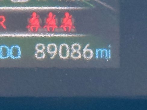 Used 2019 Toyota RAV4 LE w/ Carpet Mat Package image 31