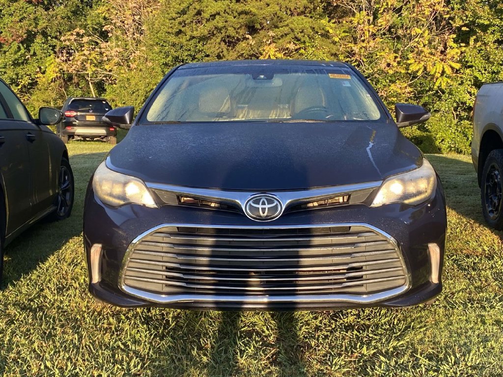 Used 2017 Toyota Avalon Limited FWD image 2