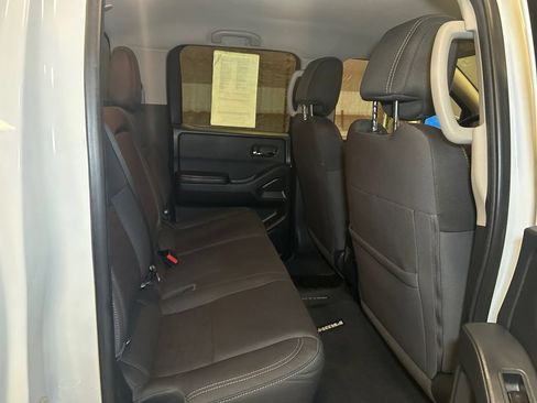 Certified 2023 Nissan Frontier SV w/ Technology Package AWD/4WD image 19