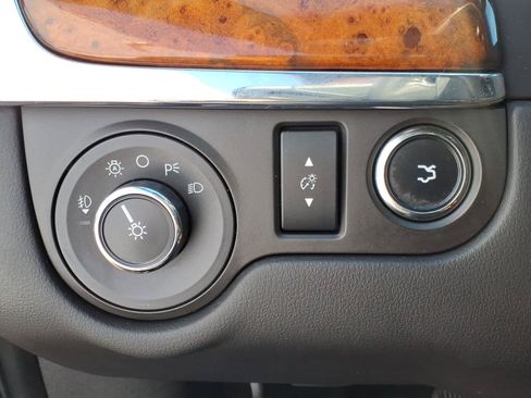 Used 2015 Lincoln MKS w/ Equipment Group 101A FWD image 17