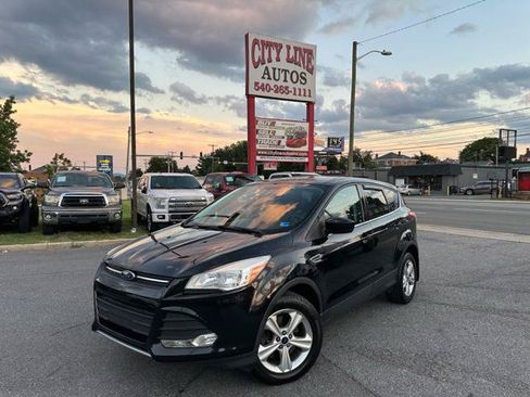 Used 2016 Ford Escape SE AWD/4WD image 1
