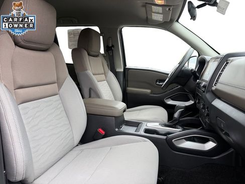 Certified 2022 Nissan Frontier SV w/ Technology Package AWD/4WD image 15
