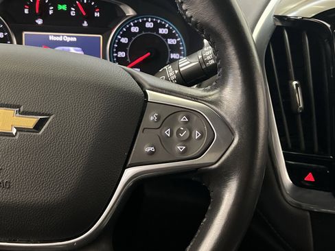 Used 2022 Chevrolet Traverse LT image 33