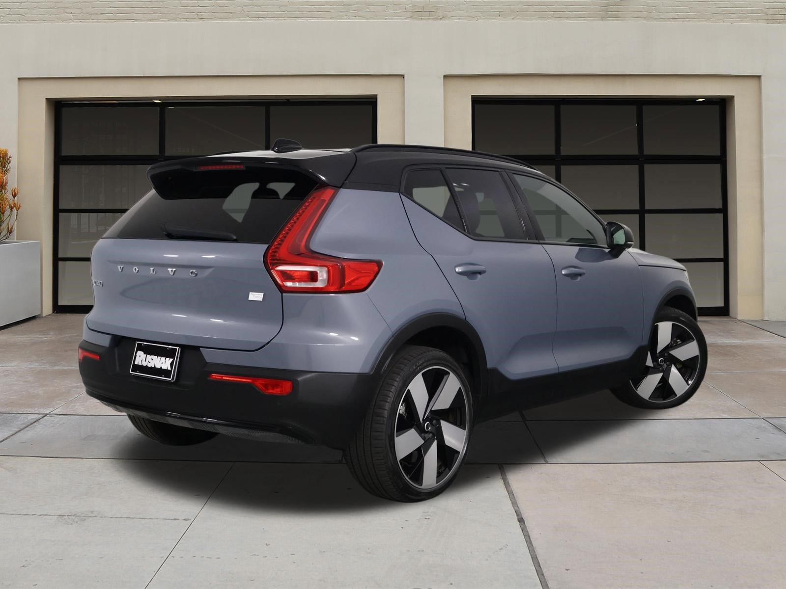 Certified 2023 Volvo XC40 Recharge Ultimate AWD/4WD image 4