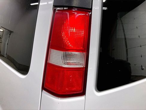 Used 2020 Chevrolet Express 3500 LT w/ LT Preferred Equipment Group image 22