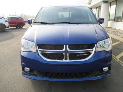 Used 2018 Dodge Grand Caravan SXT image 8
