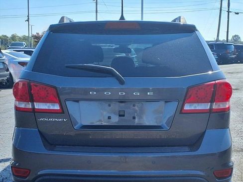Used 2019 Dodge Journey SE image 26