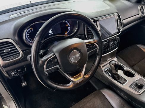 Used 2022 Jeep Grand Cherokee Laredo X AWD/4WD image 13