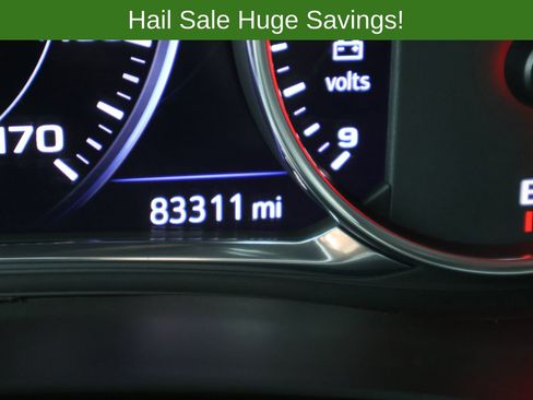 Used 2023 Chevrolet Traverse Premier FWD image 35