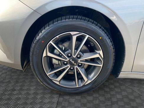 Used 2023 Kia Forte LXS image 30