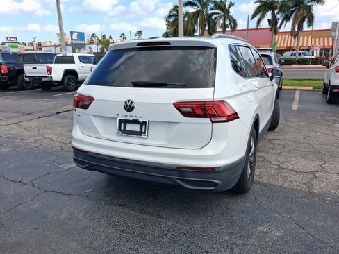Used 2022 Volkswagen Tiguan SE FWD image 4