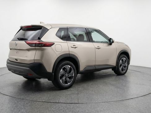 Used 2025 Nissan Rogue SV AWD/4WD image 9