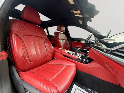Used 2018 BMW 750i w/ Executive Package RWD image 28