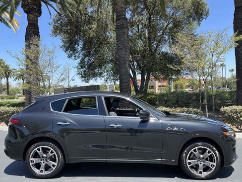Used 2023 Maserati Levante Modena AWD/4WD image 19