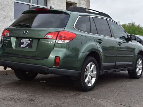 Used 2013 Subaru Outback 2.5i Limited w/ Moonroof Pkg AWD/4WD image 15