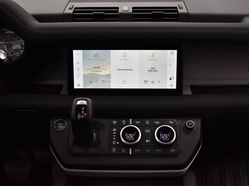 Used 2023 Land Rover Defender 90 SE image 16