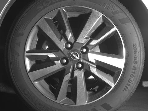 Used 2025 Nissan Versa SV image 12